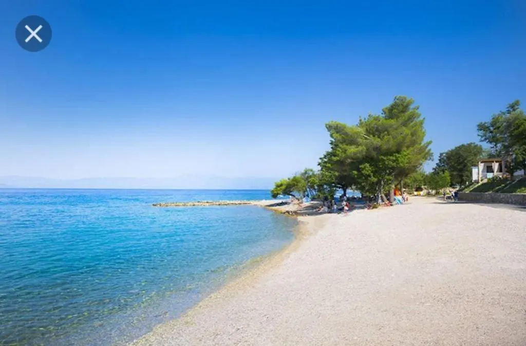 Apartment 4693-1 For Max. 6 Pers. In Malinska Croatia