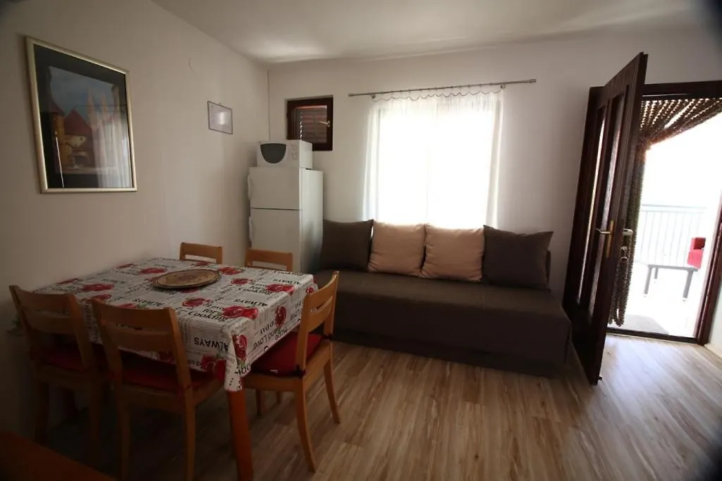 Apartment 4693-1 For Max. 6 Pers. In Malinska 0*,