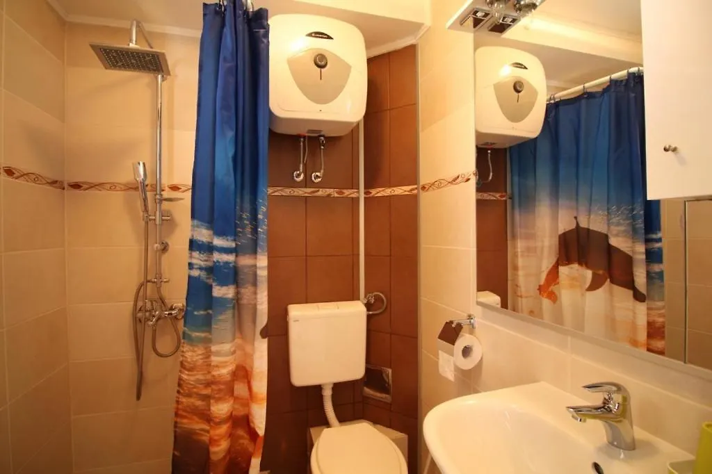 Apartment 4693-1 For Max. 6 Pers. In Malinska 0*,  Croatia