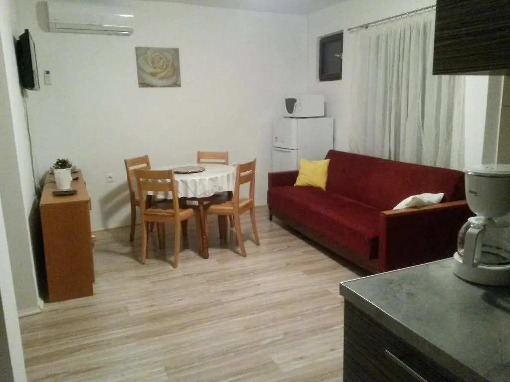 Apartment 4693-1 For Max. 6 Pers. In Malinska